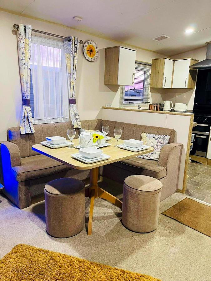 Hotel The Sunflower Luxury Caravan At Tattersall Lakes Tattershall Exterior foto